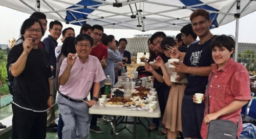SNU Brings Korean and Foreign Students Together to Celebrate Chuseok