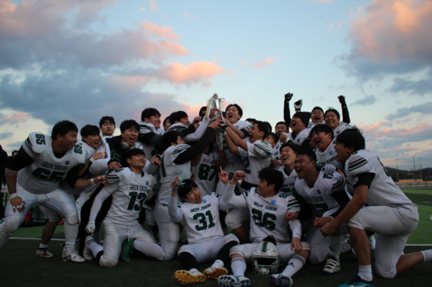 SNU’s American football team “Green Terrors” wins the 63rd National University Football Championship