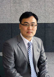 Professor HONG Byung Hee (Dept. of Chemistry)
