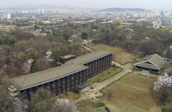 Sangroksa, SNU dormitory in Suwon current vacant, will be changed into an open dormitory for low income students
