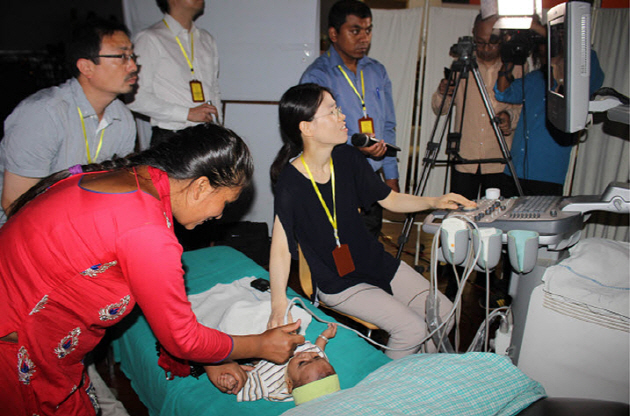 SNU JW LEE Center for Global Medicine visited the university hospital of Kathmandu University Dhulikel.